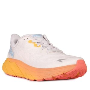 Hoka Arahi 6