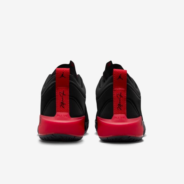 NIKE JORDAN 37 RAPTOR BLACK RED - Imagen 2