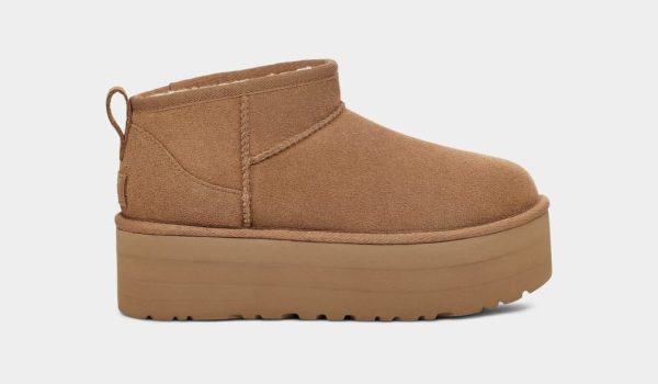 Bota Woman Classic Ultra Mini Plataform Camel